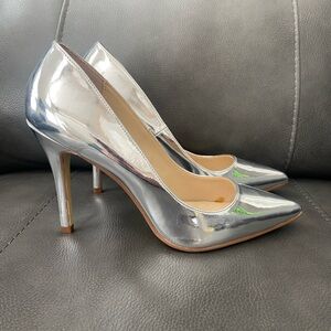 JLO Women’s Silver/ Platinum 4 inch Stiletto High Heels Never Worn Size-8 1/2